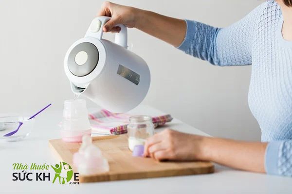 Nhiệt độ pha sữa quá nóng có thể làm mất đi gia trị dinh dưỡng trong sữa bột