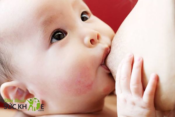 Cách tính lượng sữa cho trẻ sơ sinh theo cân nặng