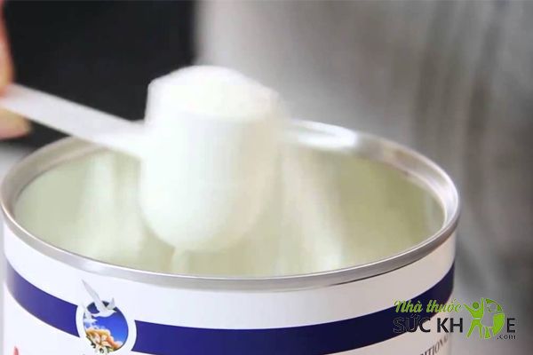 Dùng nước dưới 30 độ C để pha sữa