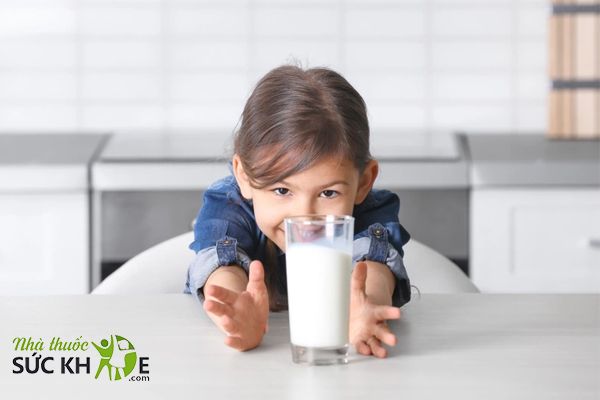 Lựa chọn sữa phù hợp với độ tuổi và thể trạng của bé