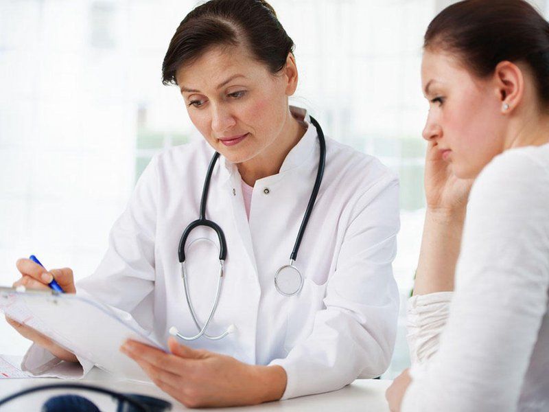 Gặp b&aacute;c sĩ khi kh&ocirc;ng thể xử l&yacute; tại nh&agrave;