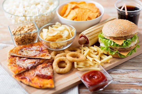 Trước khi di chuyển h&atilde;y cho b&eacute; ăn những đồ ăn dễ ti&ecirc;u