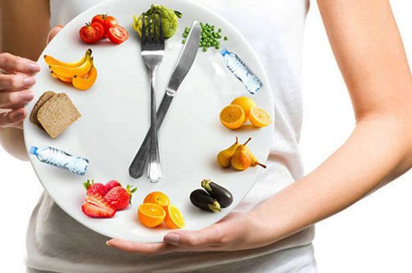 Uống thuốc tẩy giun trước bữa ăn
