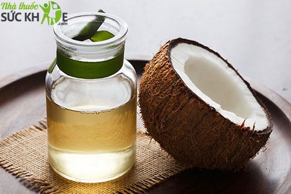 Trị l&aacute;c đồng tiền bằng dầu dừa