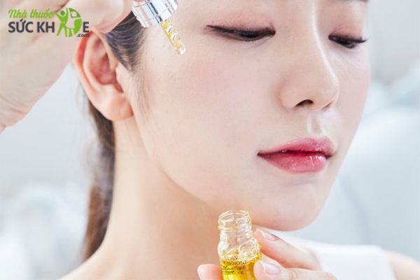 Sử dụng Ampoule giống serum dưỡng da