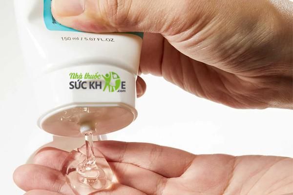 Da hỗn hợp thi&ecirc;n dầu ưu ti&ecirc;n d&ugrave;ng sữa rửa mặt dạng gel