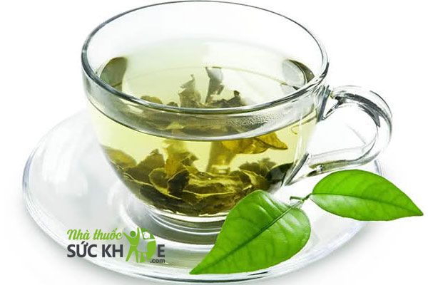 C&aacute;ch l&agrave;m nước tẩy trang tự nhi&ecirc;n từ tr&agrave; xanh