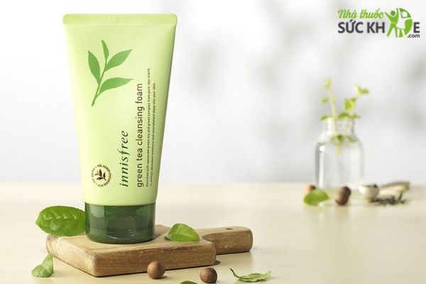 Sữa rửa mặt Innisfree Green Tea Cleansing Foam tr&agrave; xanh