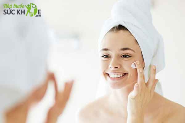 Gi&uacute;p kem dưỡng c&oacute; thể dễ d&agrave;ng thẩm thấu v&agrave;o da