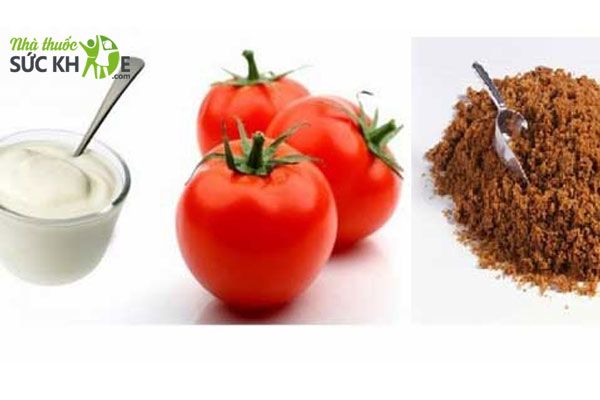Tẩy tế b&agrave;o chết bằng c&agrave; chua, đường n&acirc;u v&agrave; sữa chua&nbsp;