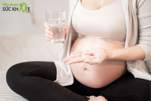 C&aacute;ch bổ sung thuốc Vitamin tổng hợp cho b&agrave; bầu của Mỹ