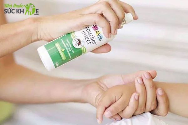 Xịt trực tiếp l&ecirc;n v&ugrave;ng da cần chống muối