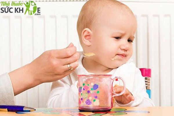 biếng ăn sinh l&yacute; ở trẻ sơ sinh