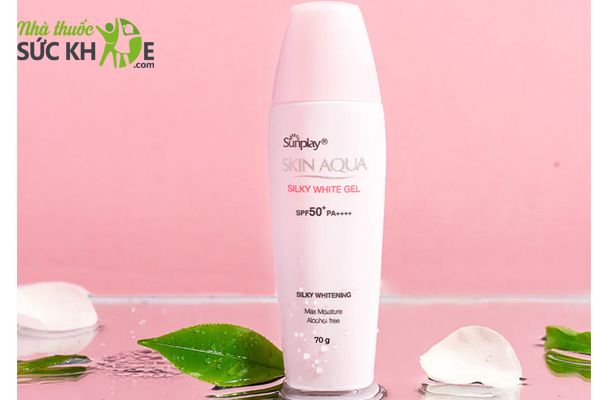 Kem chống nắng h&oacute;a học kh&ocirc;ng cồn Sunplay Skin Aqua Silky White Gel SPF 50+ PA++++&nbsp;