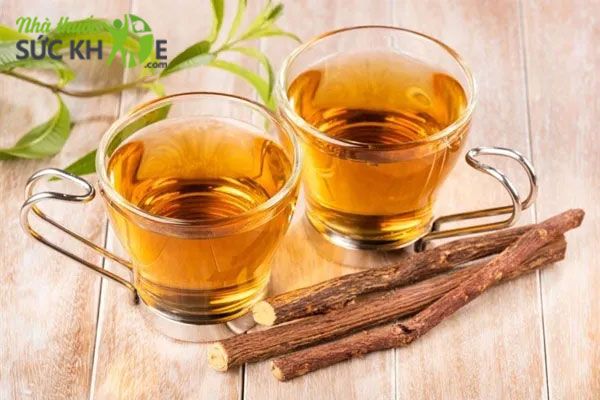 Tr&agrave; cam thảo c&oacute; t&aacute;c dụng giảm n&oacute;ng ruột, bụng kh&oacute; chịu