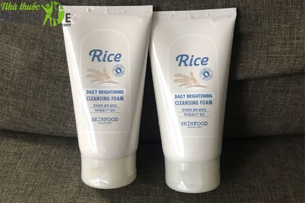 Sữa rửa mặt c&aacute;m gạo Skinfood Rice Brightening Cleansing Foam