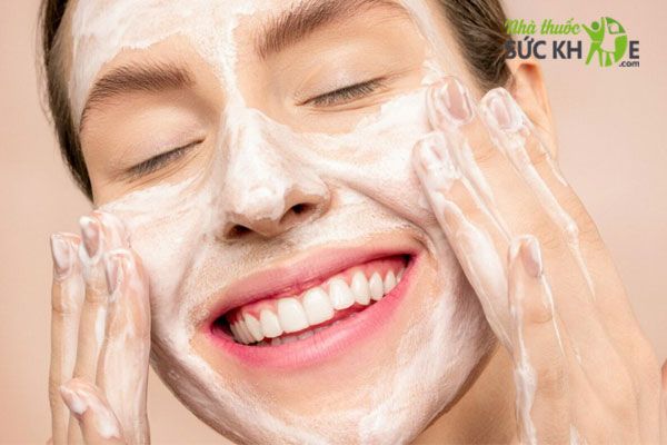 C&aacute;ch sử dụng sữa rửa mặt organic&nbsp;