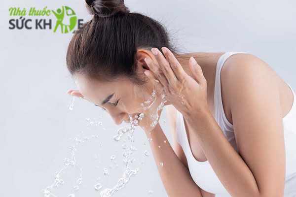 C&aacute;ch sử dụng sữa rửa mặt tẩy trang&nbsp;