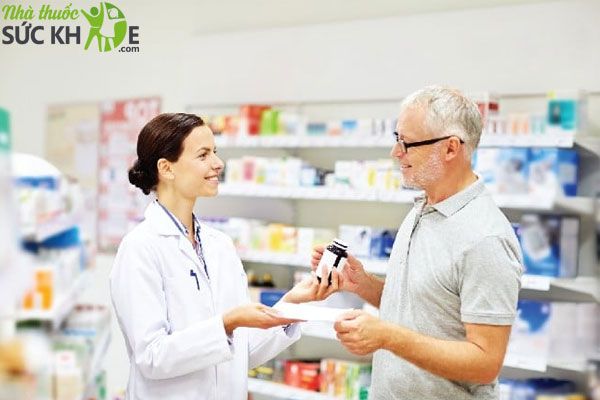 c&aacute;ch chọn thuốc bổ mắt cho người gi&agrave;