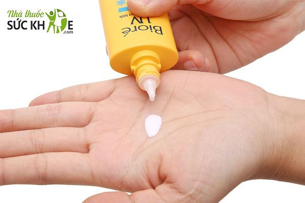 Dạng sữa lỏng, trắng đục