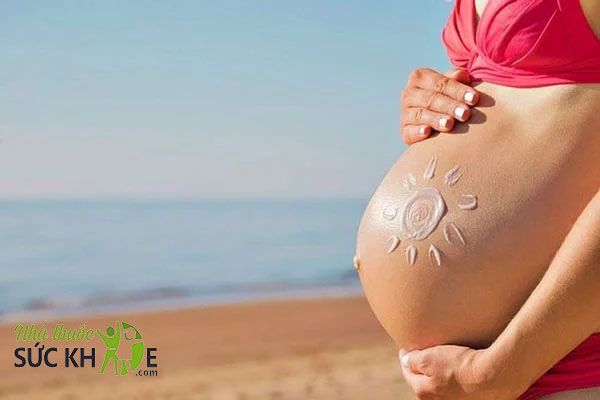 Lưu &yacute; bảng th&agrave;nh phần khi chọn kem chống nắng cho b&agrave; bầu