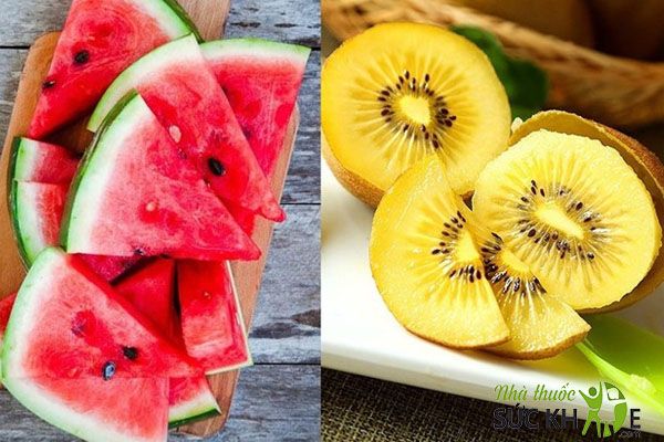 Qủa dưa hấu v&agrave; kiwi v&agrave;o buổi s&aacute;ng