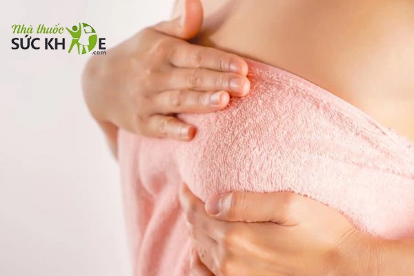 Chườm gi&uacute;p đem đến cảm gi&aacute;c dễ chịu hơn cho mẹ