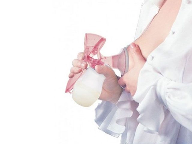 Máy hút sữa farlin bằng tay BF-670 giúp mẹ hút sữa nhanh và kích thích sữa về nhiều