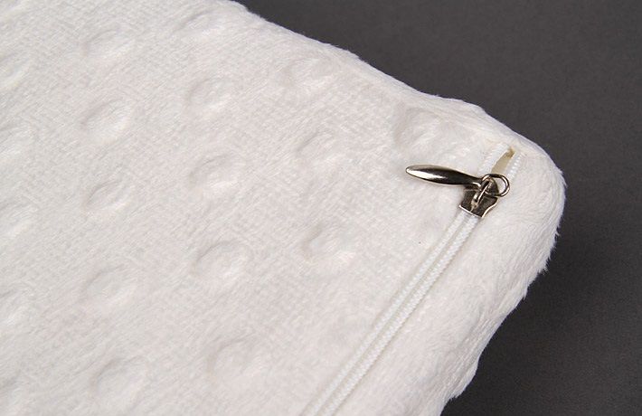 Áo bọc vải gấm có khóa có thể tháo ra giặt được 
