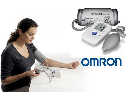 Máy đo huyết áp Omron Hem 4030 dễ bơm hơi bằng tay,