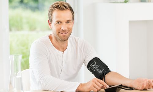 Đo huyết áp dễ dàng với máy đo huyết áp Beurer BM54
