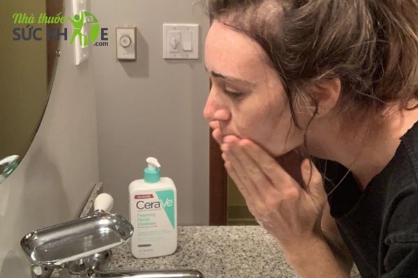 Cách sử dụng sữa rửa mặt CeraVe Foaming Facial Cleanser
