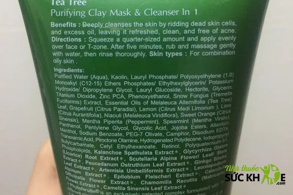 Sữa rửa mặt Naruko Tea Tree Purifying Clay Mask and Cleaner được chiết xuất từ các thành phần lành tính
