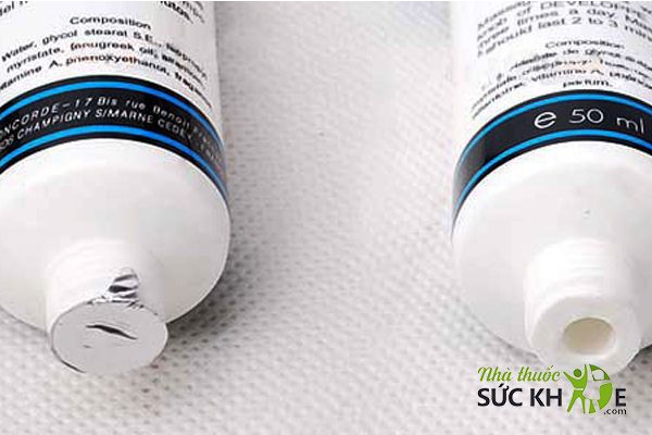 Tuýp gel bôi trơn được niêm phong kín
