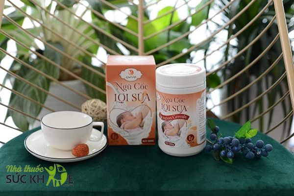 Pha bột ngũ cốc Quê Việt bằng nước ấm hoặc sữa