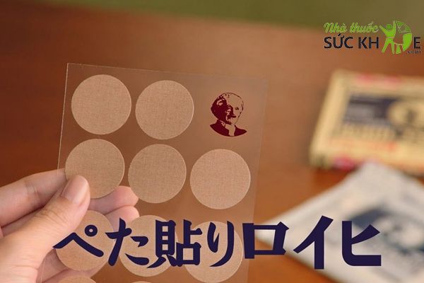 Miếng cao dán đem đến cảm giác ấm nóng, dễ chịu