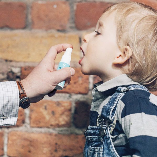 Vitamin D3 Dlux dạng xịt của Anh cho trẻ từ 0 - 3 tuổi