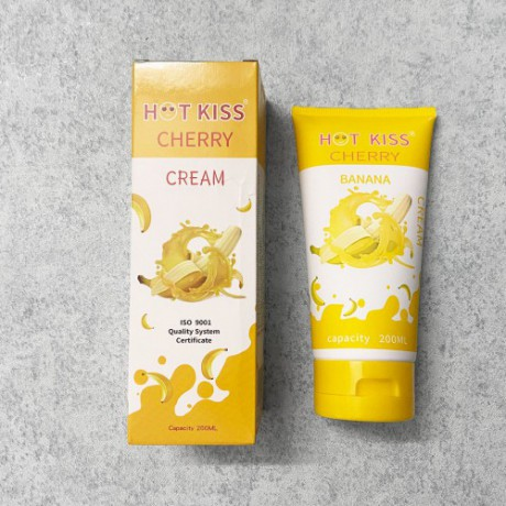 Gel b&ocirc;i c&oacute; hương Hot Kiss Hương Chuối chai lớn 200ml ch&iacute;nh h&atilde;ng Nhật Bản