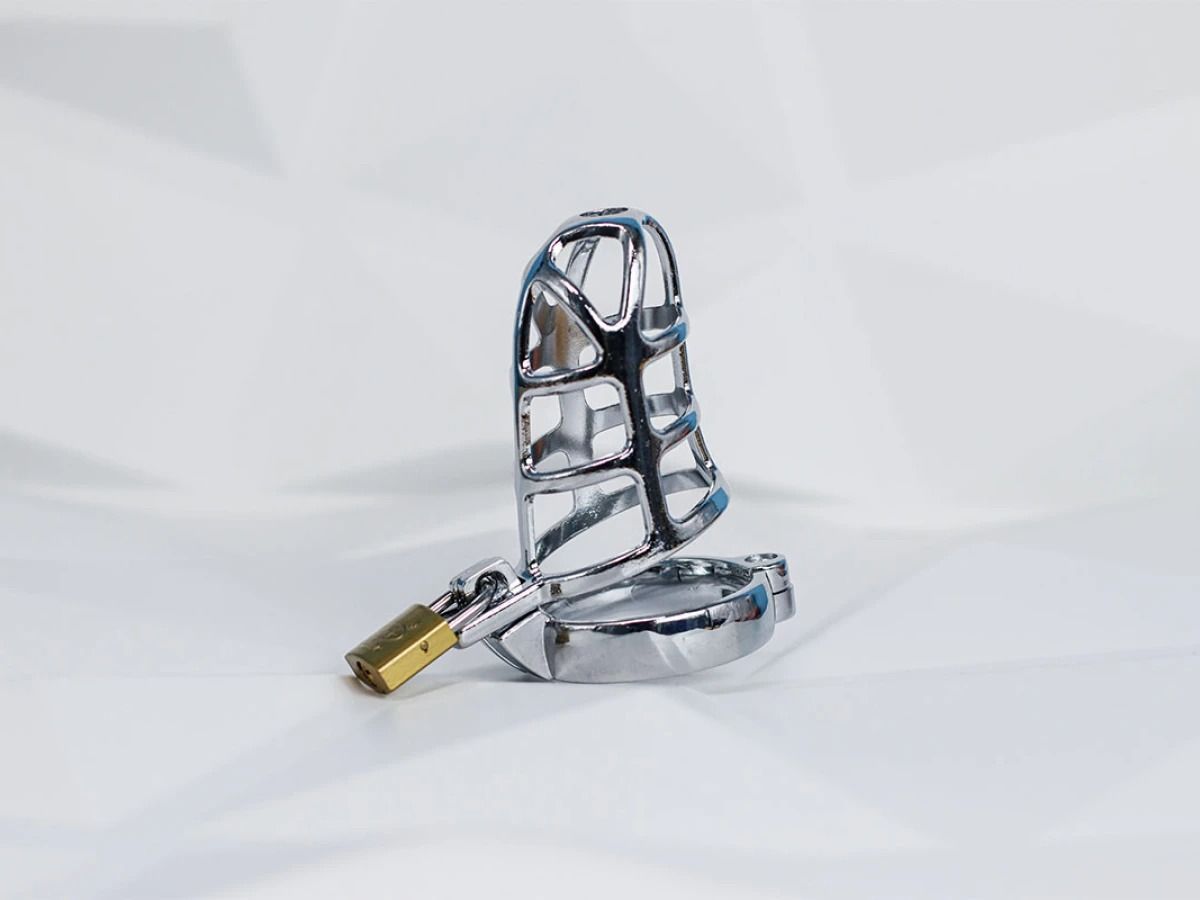 V&ograve;ng đeo dương vật Inox c&oacute; m&oacute;c kh&oacute;a