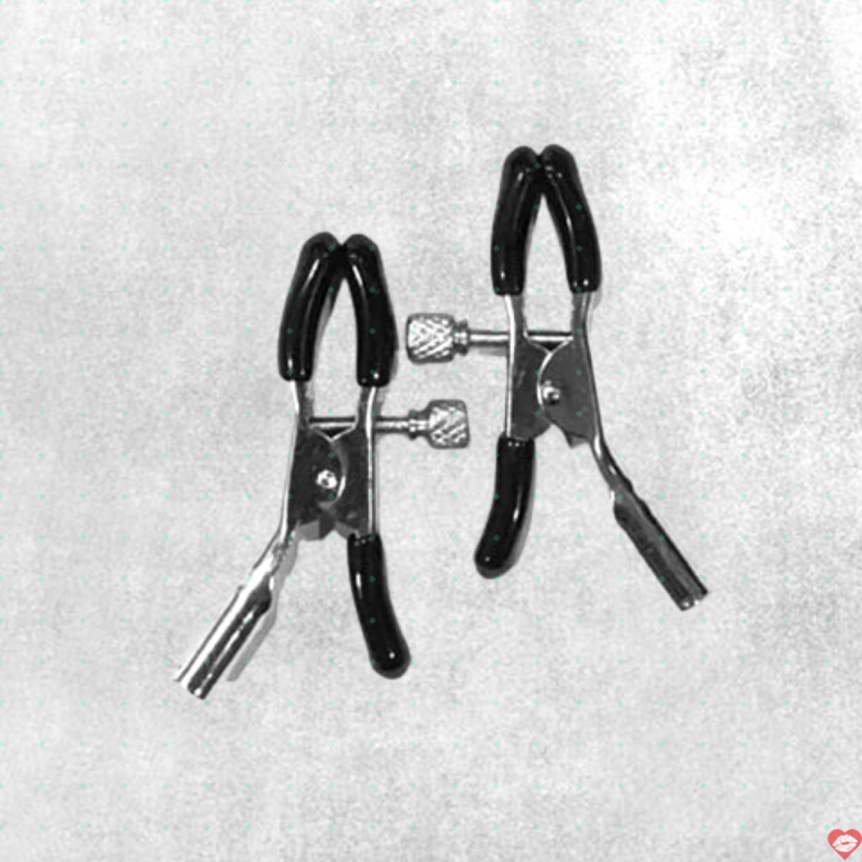 Kẹp v&uacute; k&iacute;ch th&iacute;ch đầu ti phụ kiện BDSM