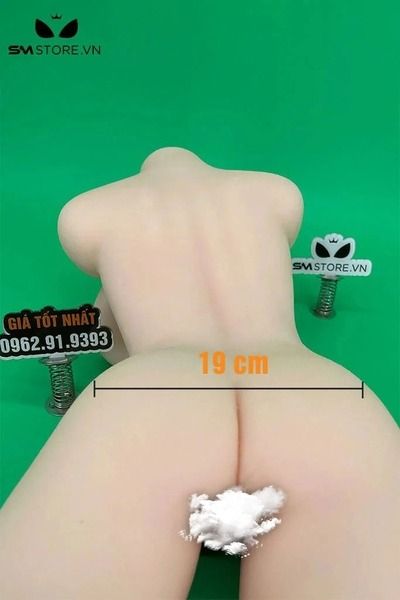 B&uacute;p b&ecirc; &acirc;m đạo nửa người c&oacute; m&ocirc;ng v&agrave; ngực đầy đặn