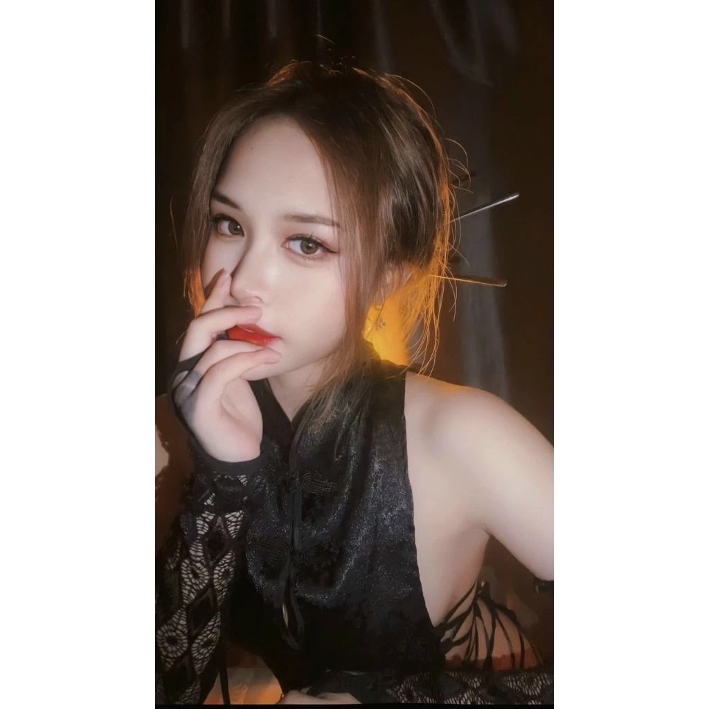 Sườn X&aacute;m Gợi Cảm Đan D&acirc;y H&ocirc;ng