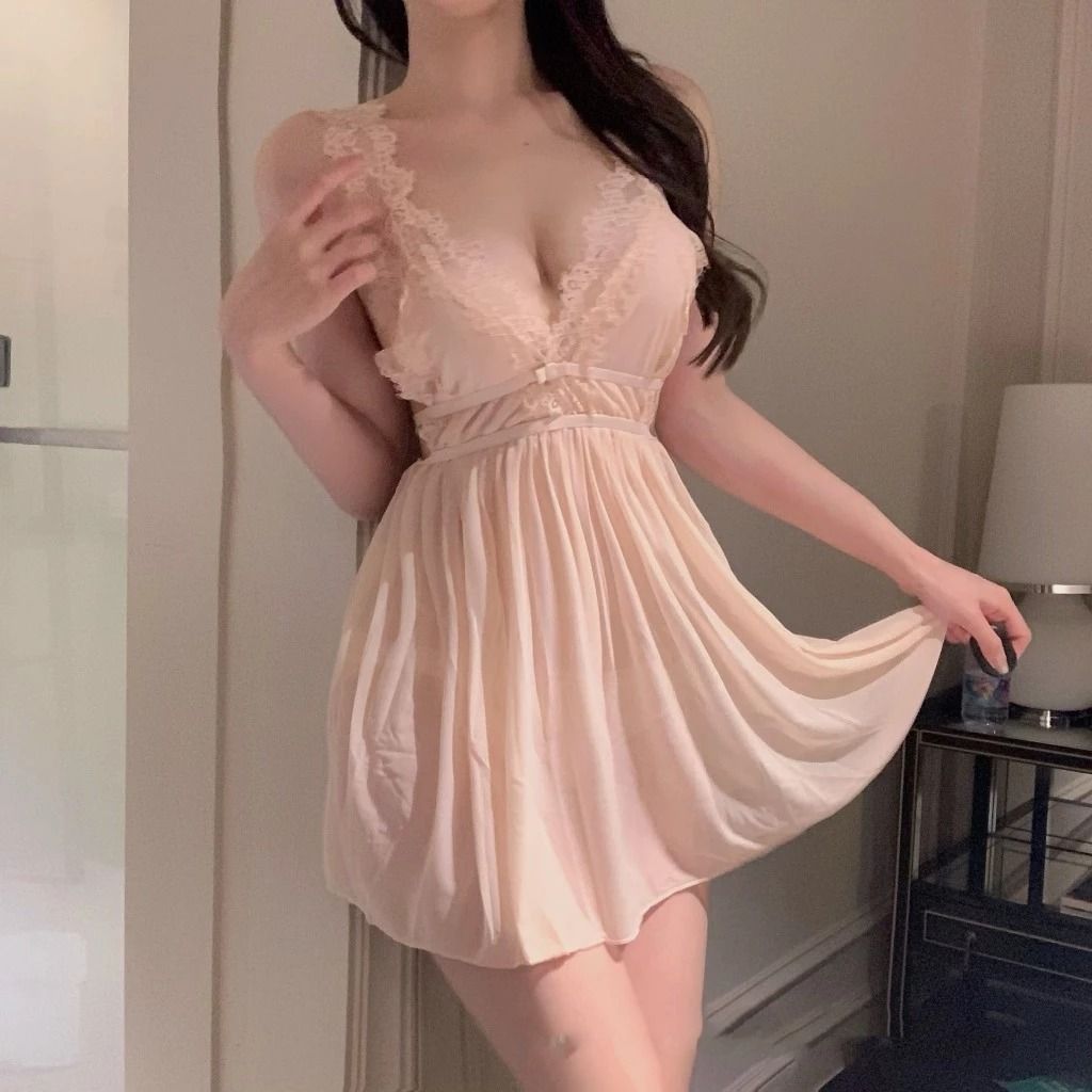 V&aacute;y Ngủ Sexy Ren Xuy&ecirc;n Thấu D&aacute;ng Xo&egrave;