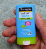 Kem chống nắng trẻ em Neutrogena Wet Skin Kids (dạng lăn)