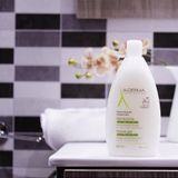 Sữa tắm Aderma giúp giảm mụn lưng