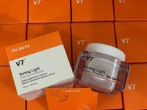 Kem dưỡng hỗ trợ trắng da V7 Toning Light Dr. Jart+