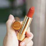 Son lì Gucci Matte 500 Odalie Red màu đỏ cam