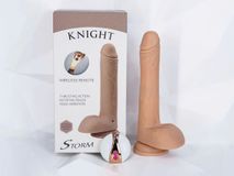 Dương vật giả có đế Knight Storm có điều khiển từ xa