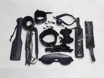 Đồ chơi bạo dâm da đen VIP Chính Hãng