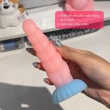 Dương vật giả Dildo xoắn hồng có đổi màu trong bóng tối